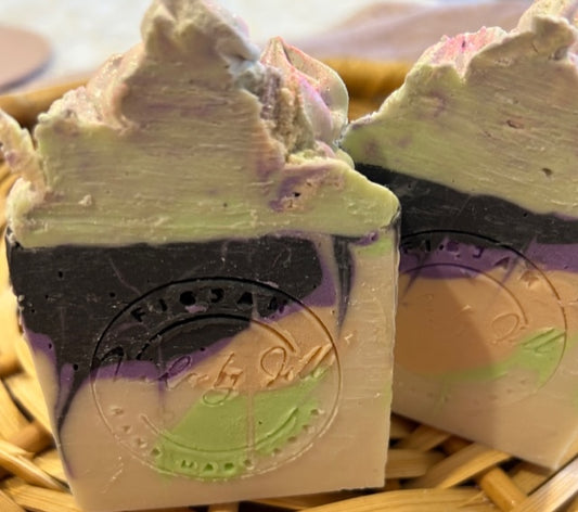 Spooky Pipped Swirls